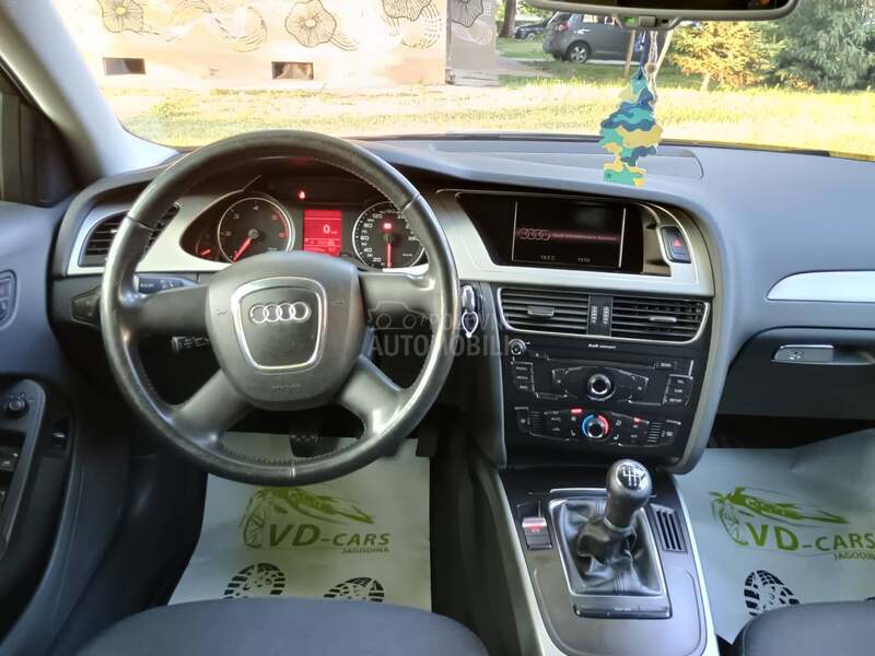 Audi A4 Nov set kvacila