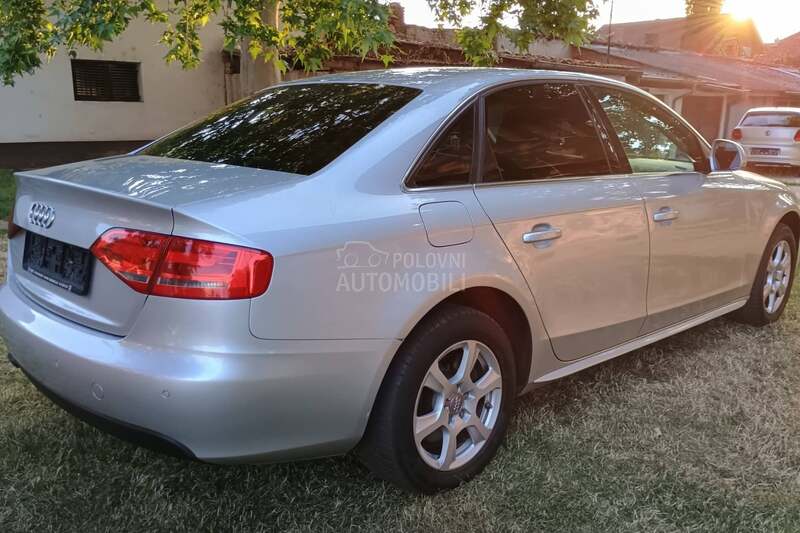 Audi A4 Nov set kvacila