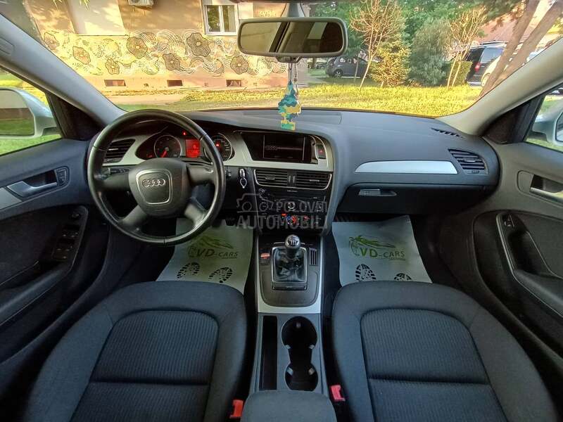 Audi A4 Nov set kvacila