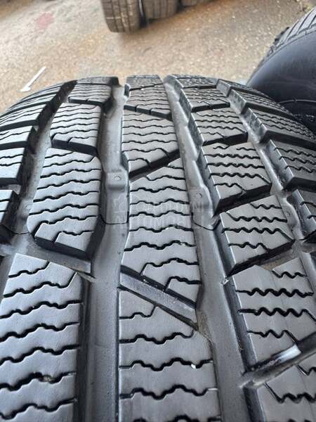 Continental 215/60 R16 Zimska