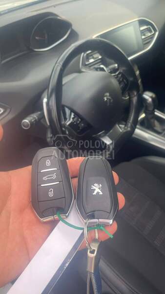 Peugeot 308 1.5HDI ALLURE-T O P