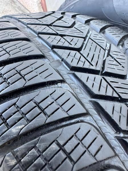 Pirelli 235/60 R18 Zimska