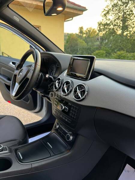 Mercedes Benz B 180 CDI/0RG. K.M/XEN0N/