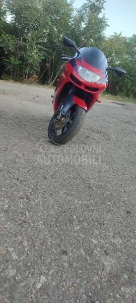 Kawasaki zx6r
