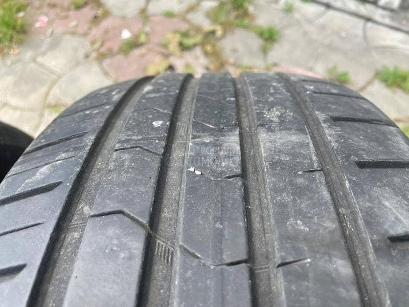 Vredestein 215/55 R17 Letnja