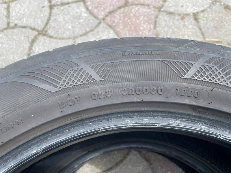 Vredestein 215/55 R17 Letnja