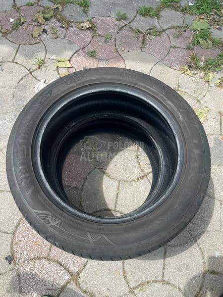 Vredestein 215/55 R17 Letnja
