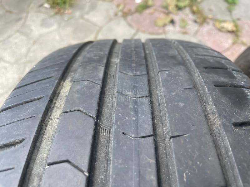 Vredestein 215/55 R17 Letnja