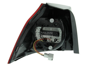 Stop svetla i stop lampe za Volkswagen Golf 5 od 2004. do 2008. god.