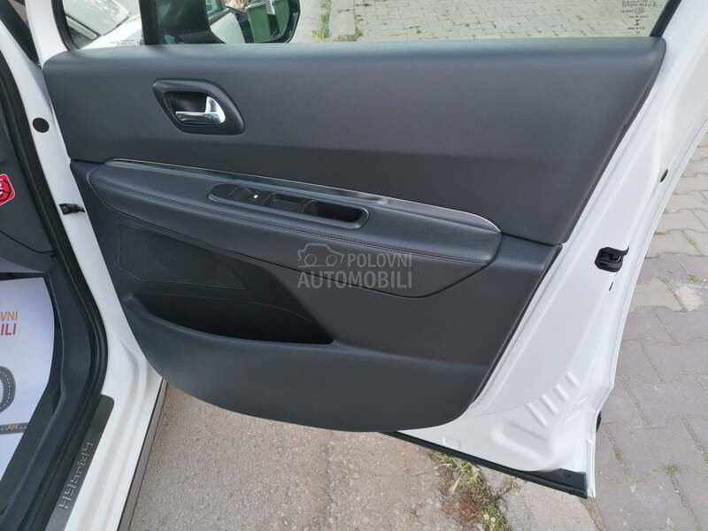 Peugeot 3008 2.0hdi HIBRID 4x4 CH