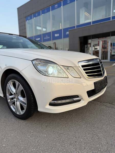 Mercedes Benz E 250 PANO/4M/REG.