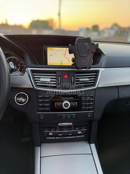 Mercedes Benz E 250 PANO/4M/REG.