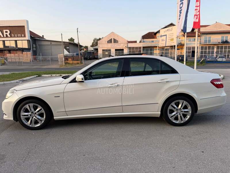 Mercedes Benz E 250 PANO/4M/REG.
