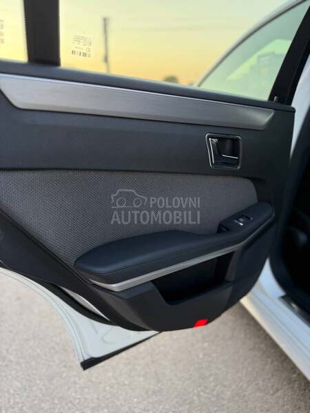 Mercedes Benz E 250 PANO/4M/REG.