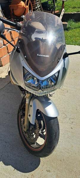 Kawasaki er6f