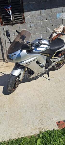 Kawasaki er6f