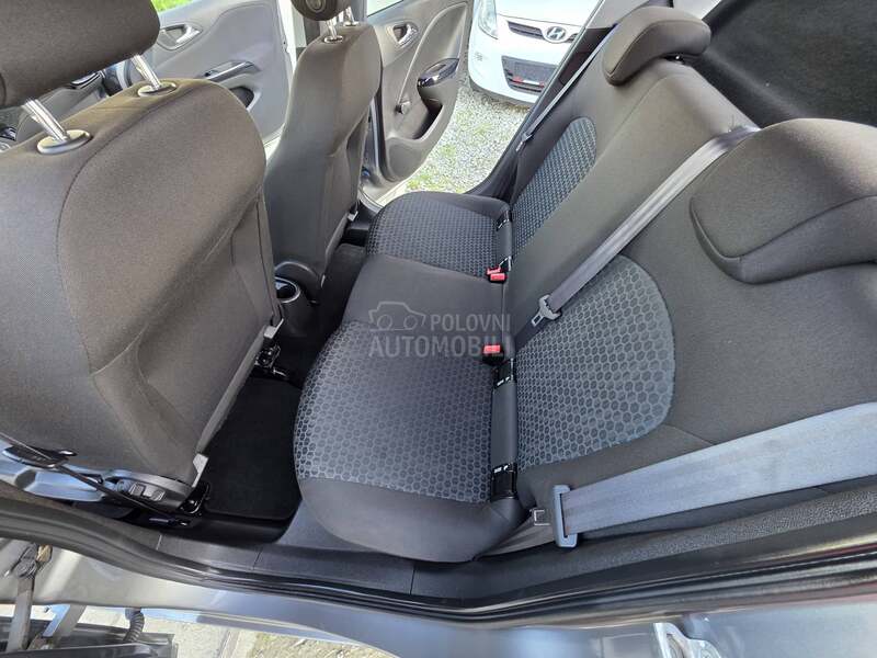 Opel Corsa E 1.2 B