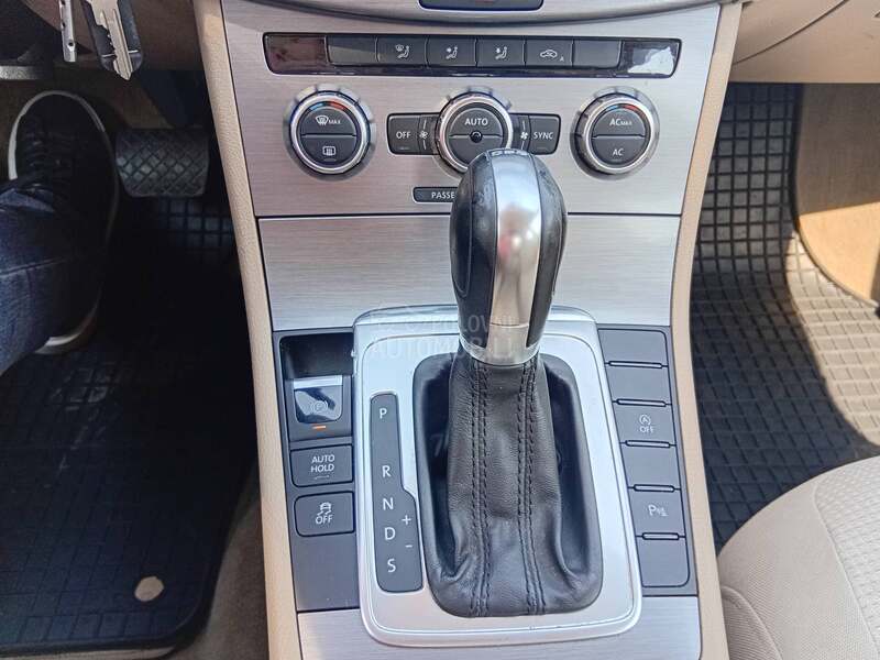 Volkswagen Passat B7 COMFORT 2.0 TDI DSG