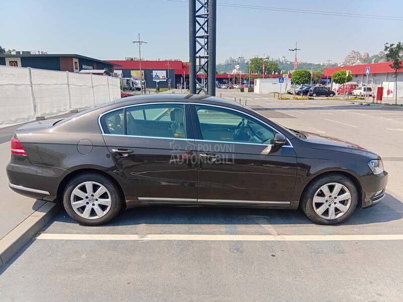 Volkswagen Passat B7 COMFORT 2.0 TDI DSG