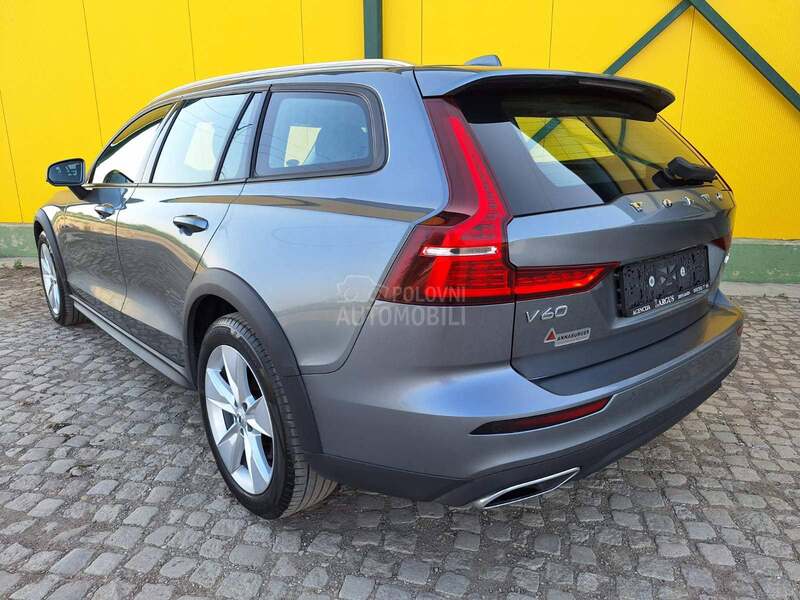 Volvo V60 Cross Country NO.V AU.TO/VIRT/4x4