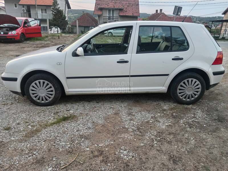 Volkswagen Golf 4 1.
