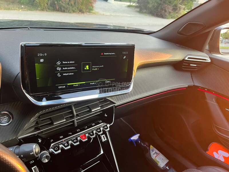 Peugeot 2008 GT line/virtual/amb