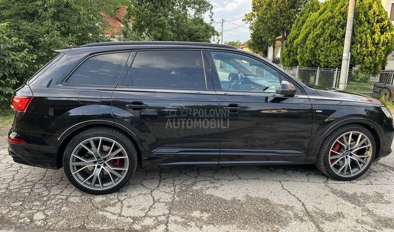 Audi Q7 60 TFSIE COMPETITION