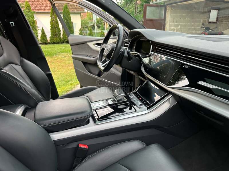 Audi Q7 60 TFSIE COMPETITION