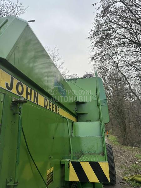 John Deere 1068