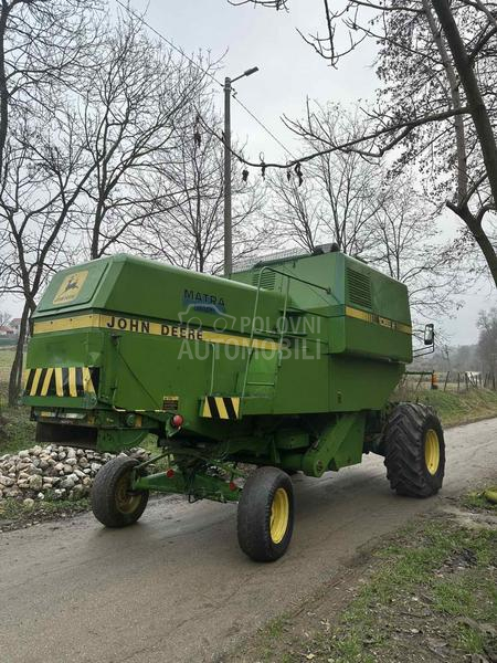 John Deere 1068