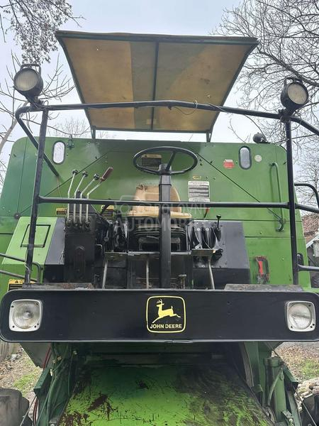 John Deere 1068