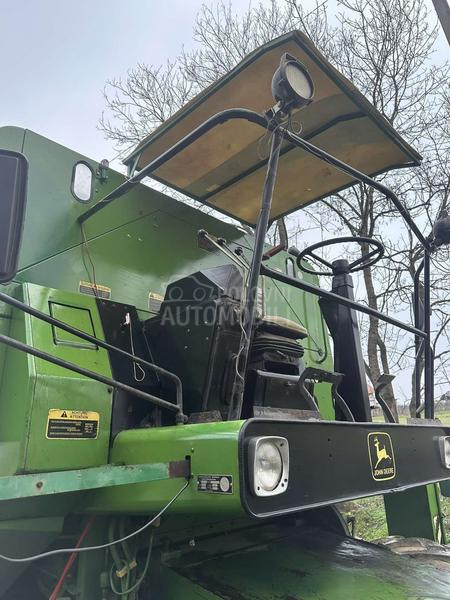 John Deere 1068
