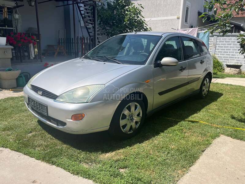Ford Focus 1.6i//GHIA