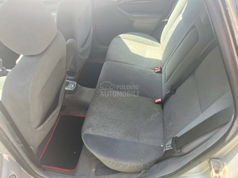 Ford Focus 1.6i//GHIA