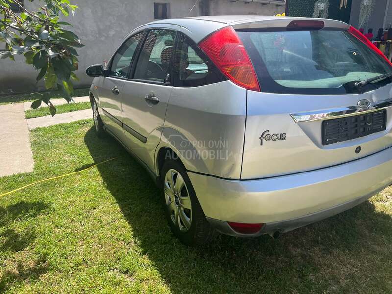 Ford Focus 1.6i//GHIA