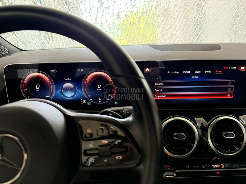 Mercedes Benz B 180 Black edition