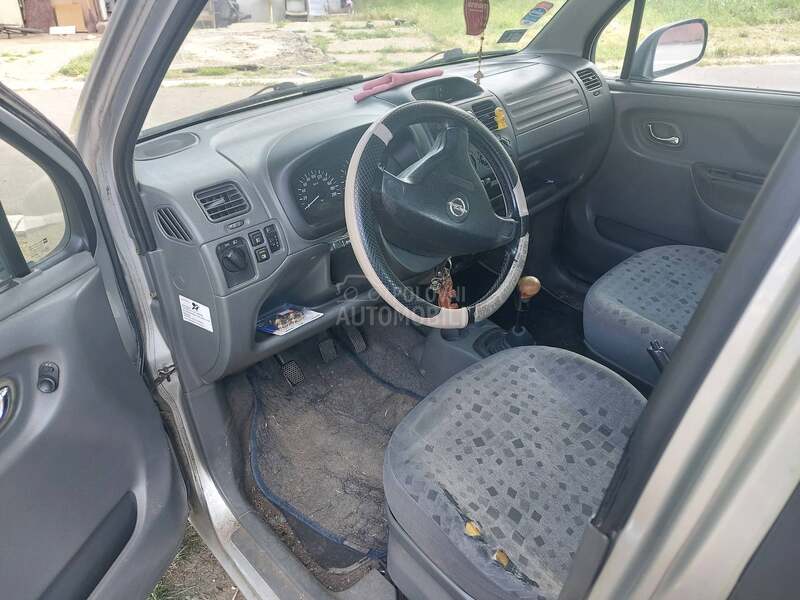Opel Agila 