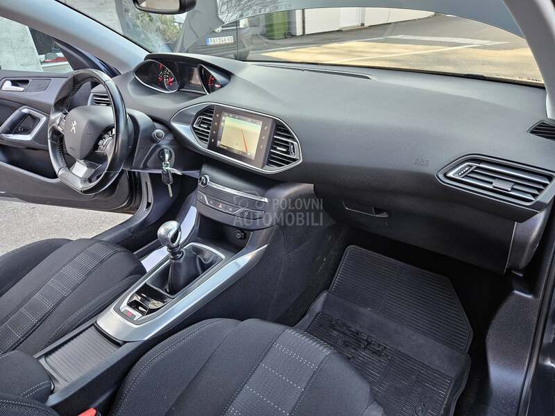 Peugeot 308 F U L L  133HK