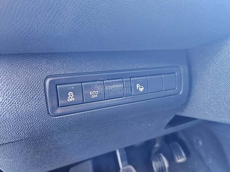 Peugeot 308 F U L L  133HK