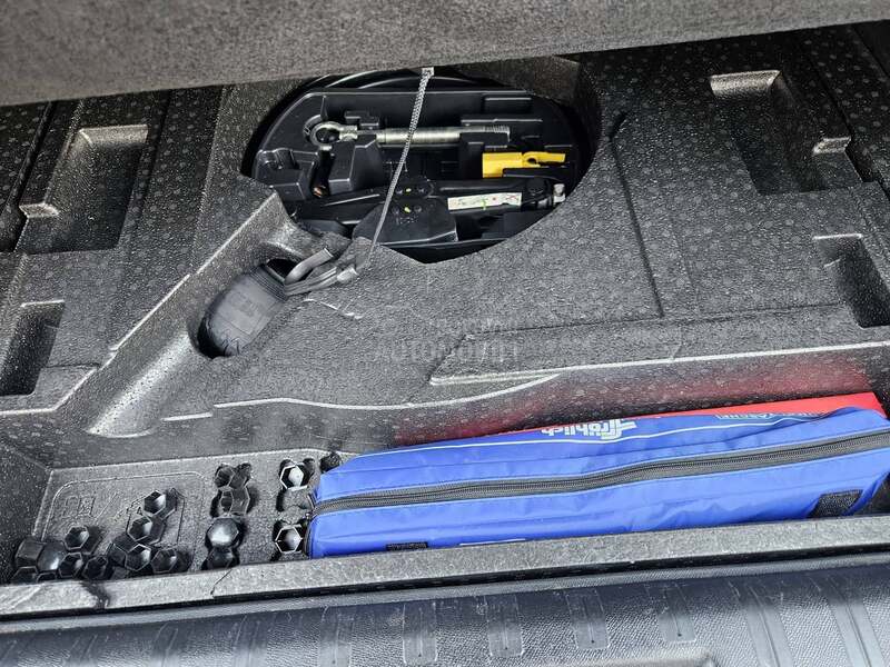 Peugeot 308 F U L L  133HK