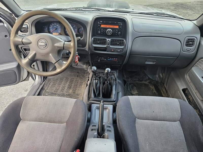 Nissan Navara NP300 K L I M A