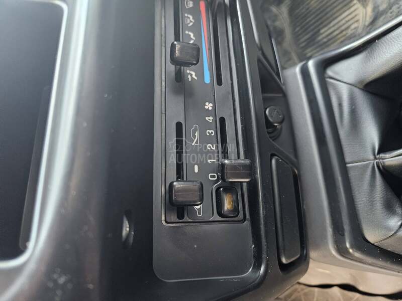 Nissan Navara NP300 K L I M A