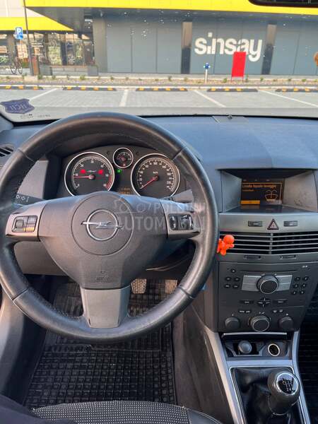 Opel Astra H 1.9 CDTI COSMO