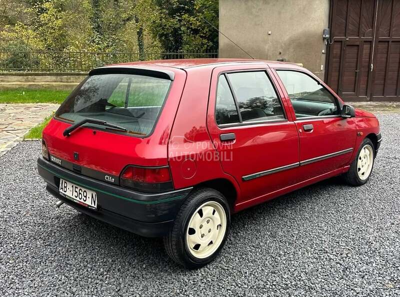 Renault Clio 1993. god. -  kompletan auto u delovima