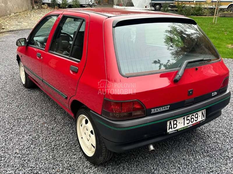 Renault Clio 1993. god. -  kompletan auto u delovima
