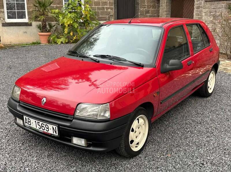 Renault Clio 1993. god. -  kompletan auto u delovima