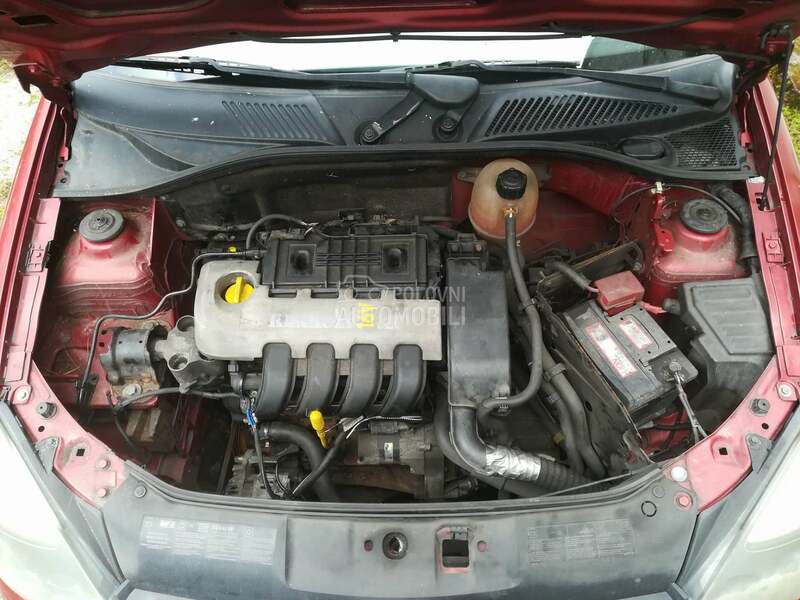 Renault Clio 1993. god. -  kompletan auto u delovima