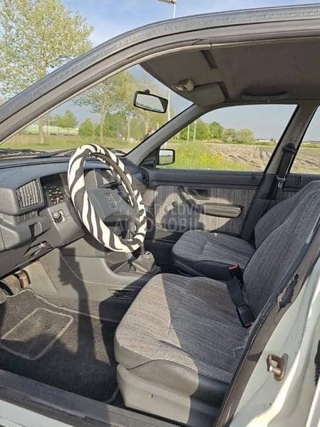 Peugeot 405 1992. god. -  kompletan auto u delovima