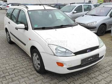 Ford Focus 2001. god. -  kompletan auto u delovima
