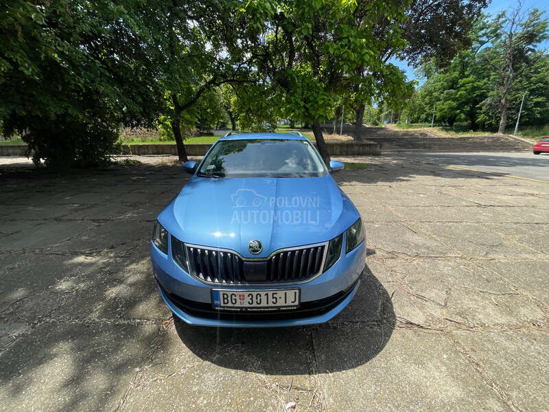 Škoda Octavia SAMO A U T O P U T